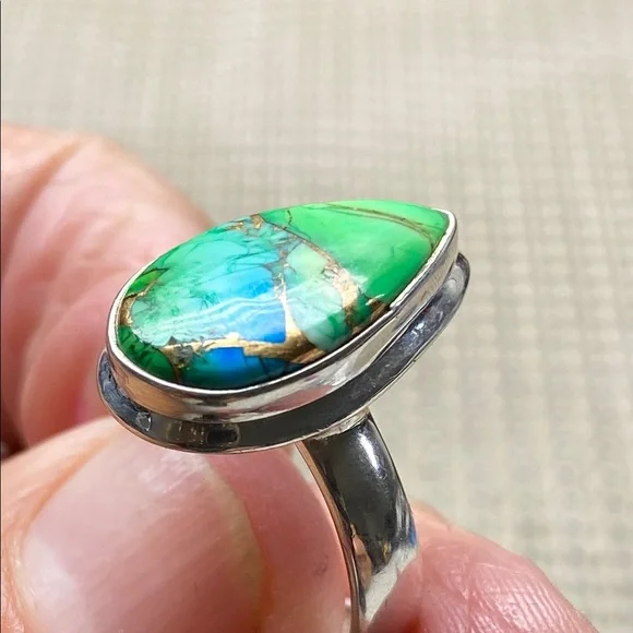 Vibrant Silver Ring with Green and Blue Stone - Picture 5 of 10